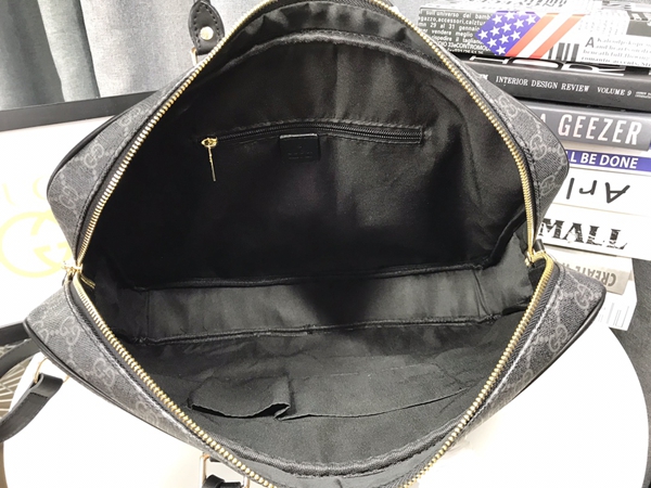 激安グッチバッグコピー着用イメージ